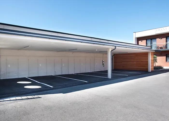 Apartment Frant Living - *